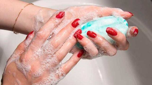 wash hands with soap to prevent worm infection